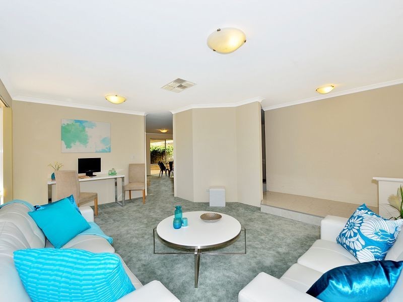 2 Brighton Place, Greenfields WA 6210