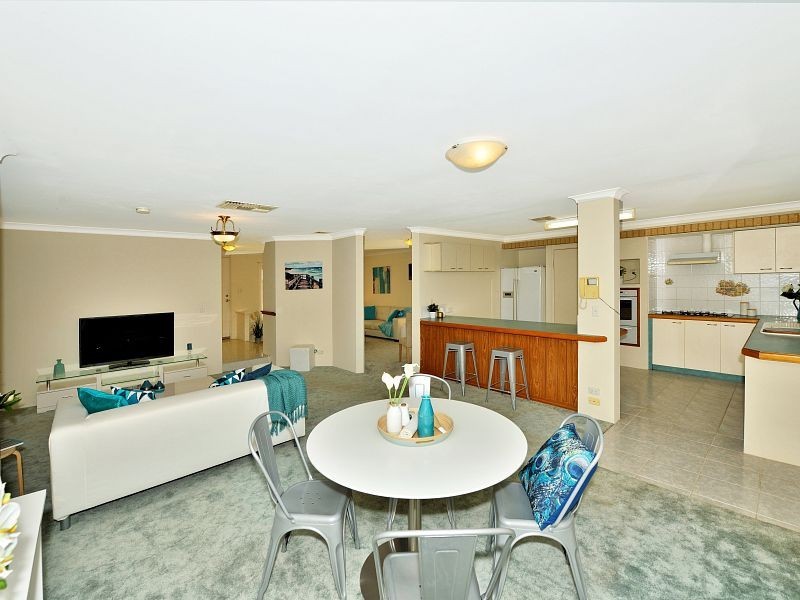 2 Brighton Place, Greenfields WA 6210