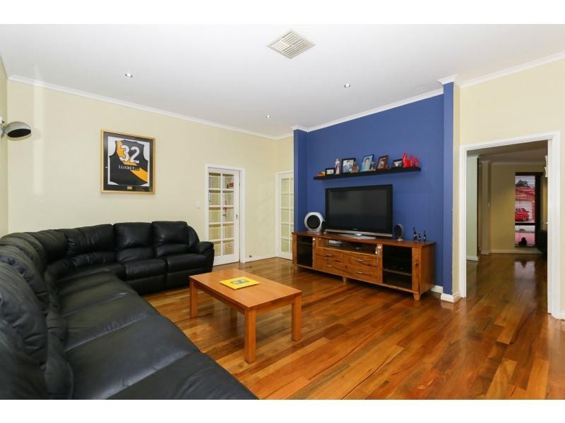 23 Stonewall Circuit, Landsdale WA 6065