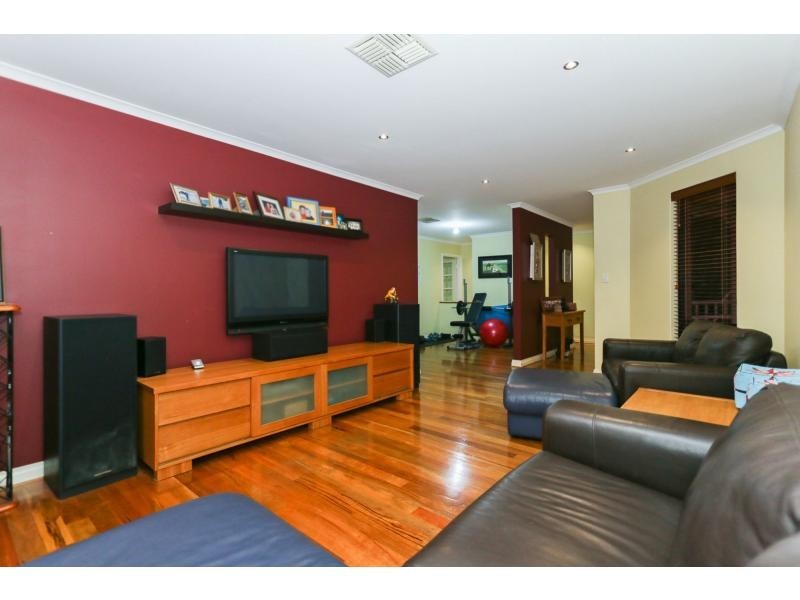 23 Stonewall Circuit, Landsdale WA 6065