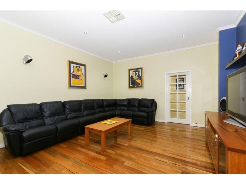 23 Stonewall Circuit, Landsdale WA 6065