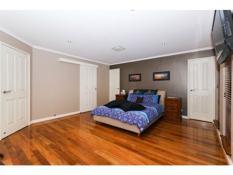 23 Stonewall Circuit, Landsdale WA 6065