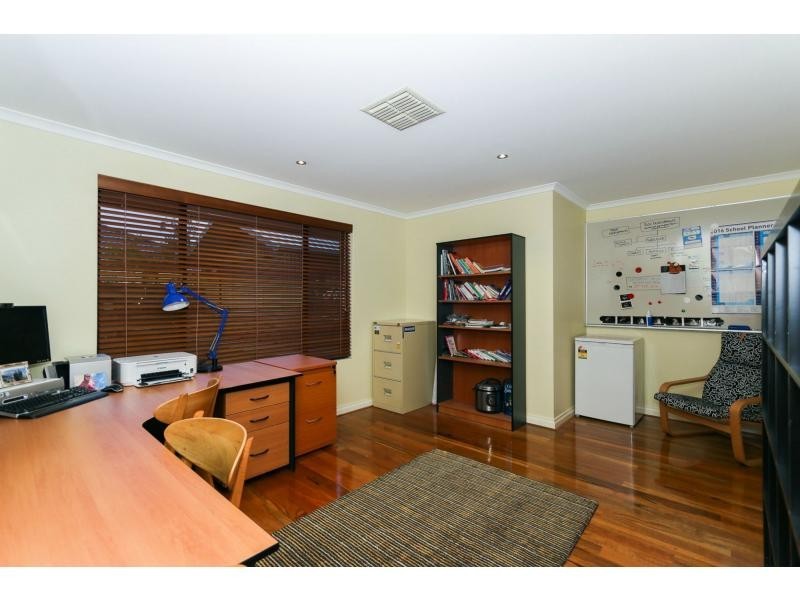 23 Stonewall Circuit, Landsdale WA 6065