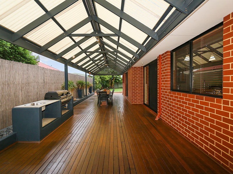 23 Stonewall Circuit, Landsdale WA 6065