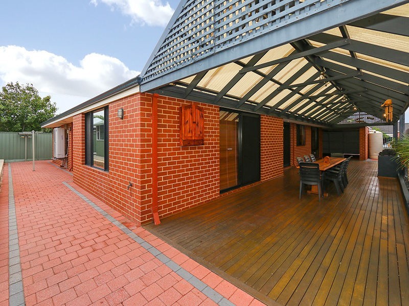 23 Stonewall Circuit, Landsdale WA 6065