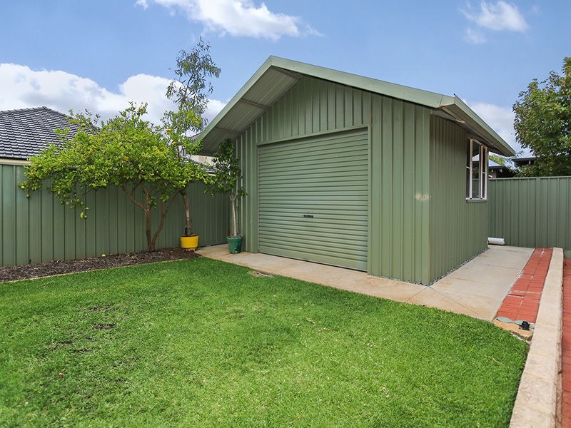 23 Stonewall Circuit, Landsdale WA 6065