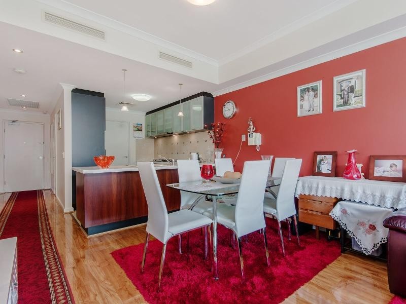 2/17 Rockingham Beach Road, Rockingham WA 6168