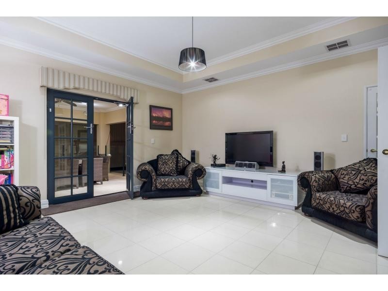 84 Russell Road, Madeley WA 6065