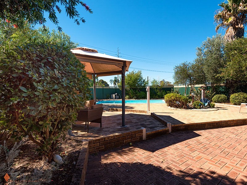 2 Plumridge Way, South Lake WA 6164