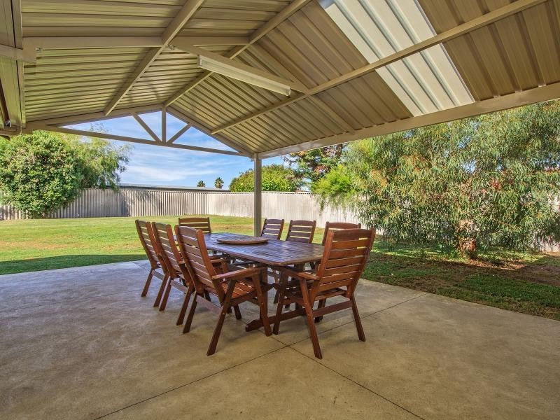 9 Cutter Road, Waikiki WA 6169