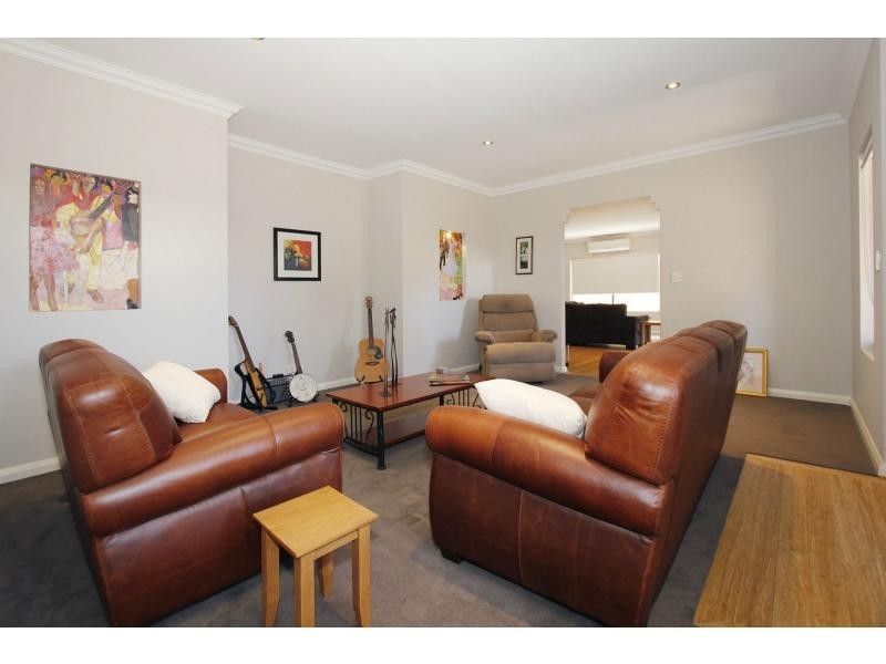 55A Fourth Avenue, Bassendean WA 6054