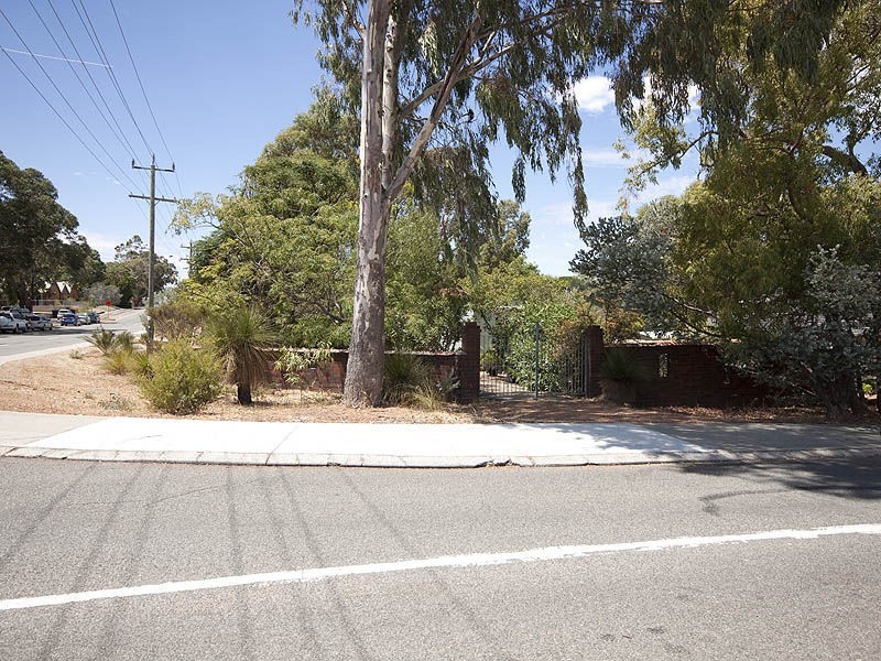 43 Heath Road, Kalamunda WA 6076