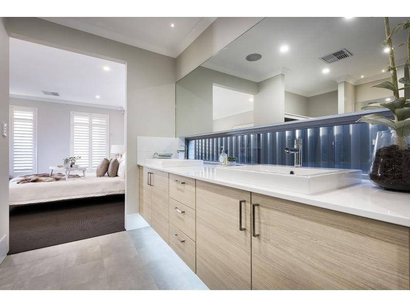 27 Radiant Glade, Eglinton WA 6034