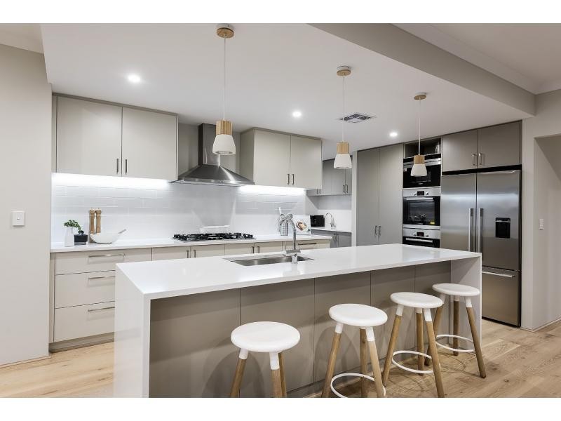 27 Radiant Glade, Eglinton WA 6034