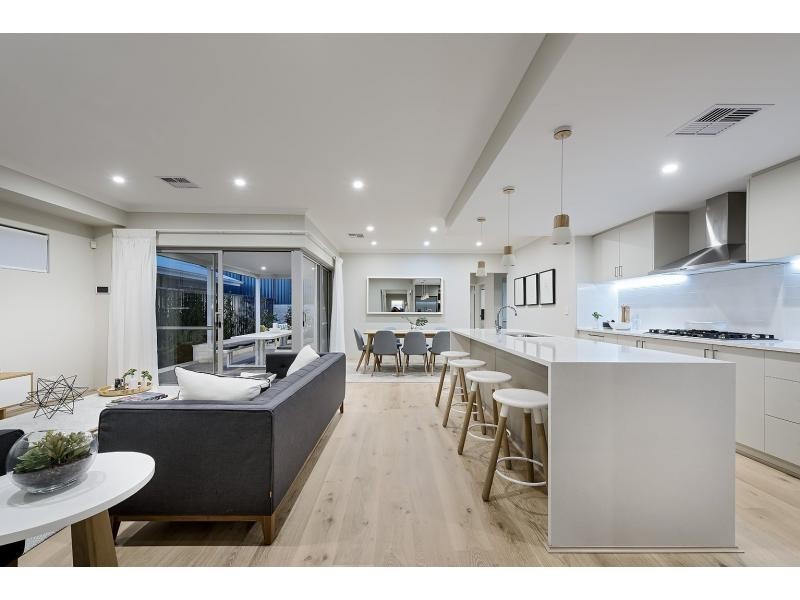 27 Radiant Glade, Eglinton WA 6034