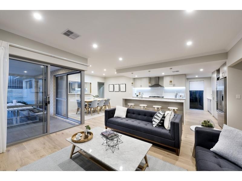 27 Radiant Glade, Eglinton WA 6034