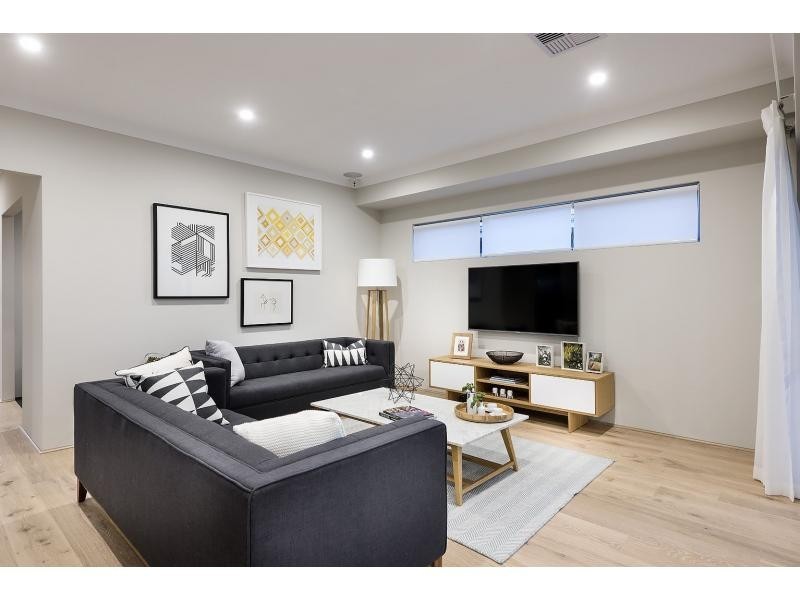 27 Radiant Glade, Eglinton WA 6034