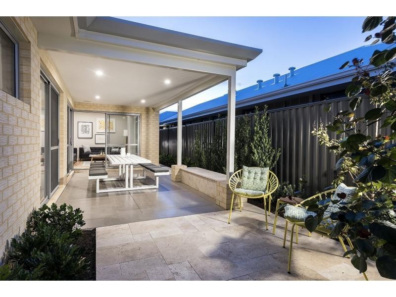 27 Radiant Glade, Eglinton WA 6034