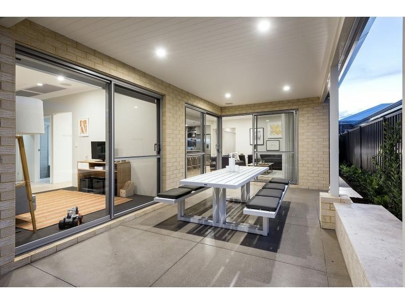 27 Radiant Glade, Eglinton WA 6034