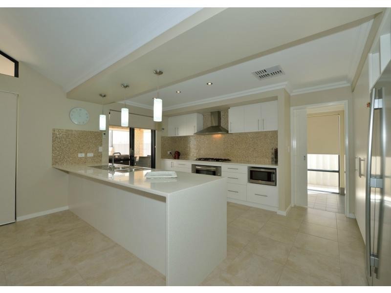 6 Antero Road, Secret Harbour WA 6173