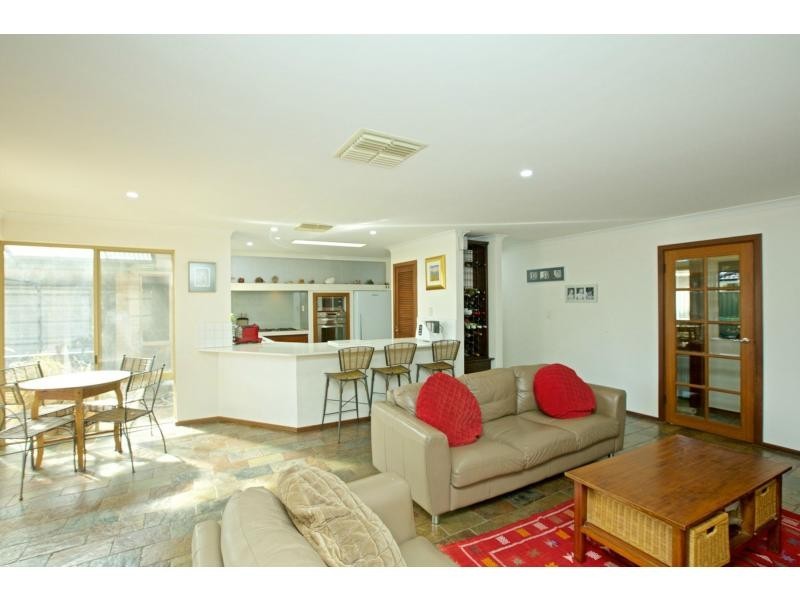 15 Inlet Grove, Mullaloo WA 6027