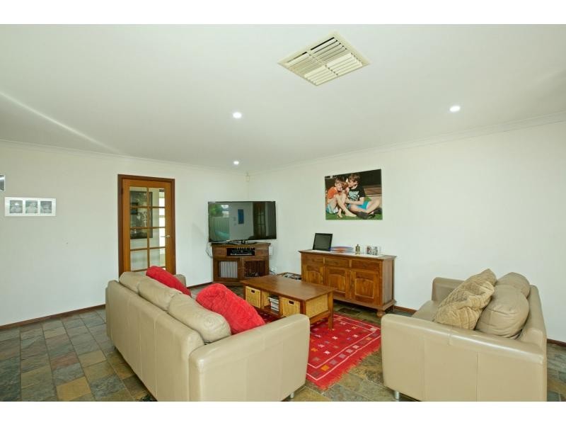 15 Inlet Grove, Mullaloo WA 6027