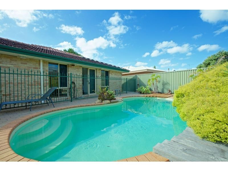 15 Inlet Grove, Mullaloo WA 6027