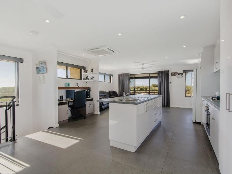 9/2 Long Beach Rise, Port Kennedy WA 6172