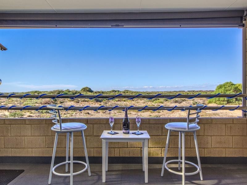 9/2 Long Beach Rise, Port Kennedy WA 6172