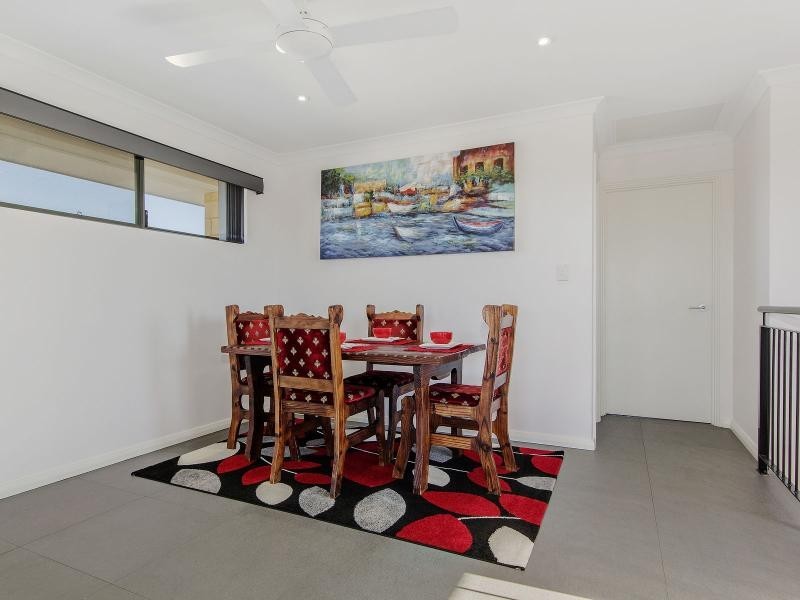 9/2 Long Beach Rise, Port Kennedy WA 6172