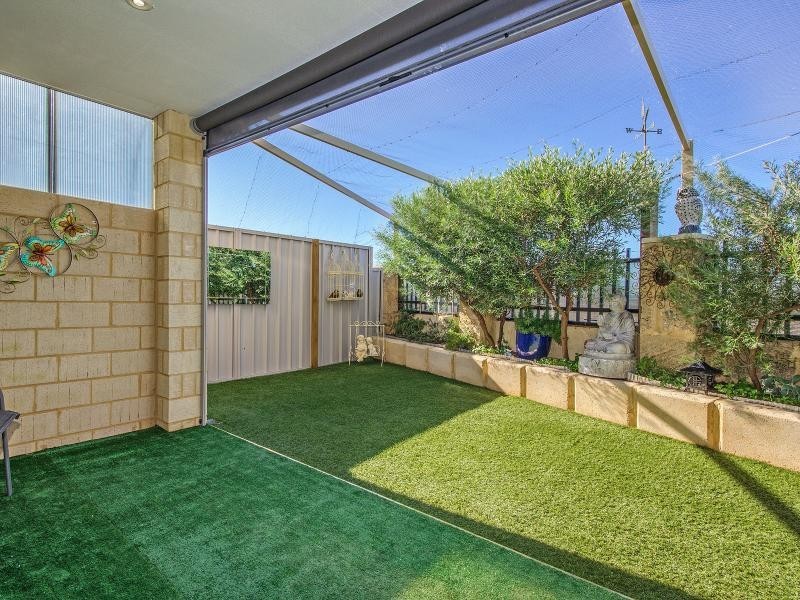 9/2 Long Beach Rise, Port Kennedy WA 6172