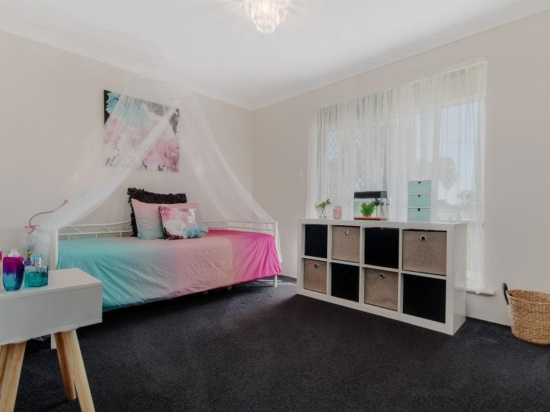 37 Hennessy Way, Rockingham WA 6168