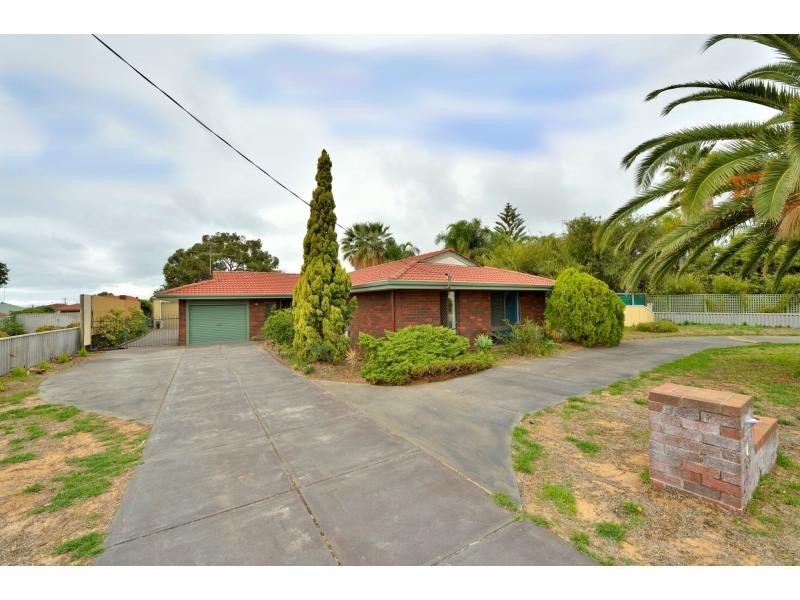 86 Leighton Road, Halls Head WA 6210