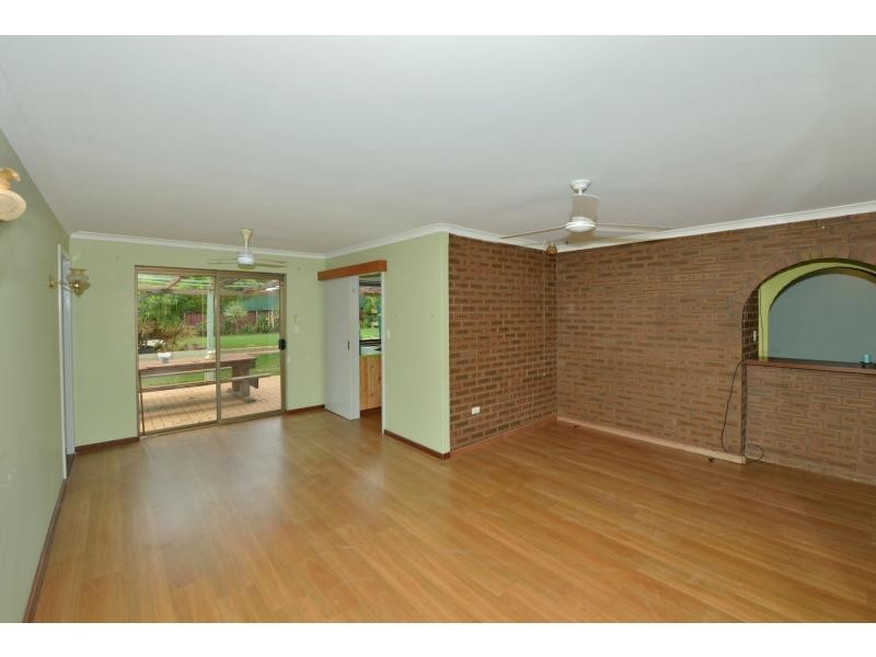 86 Leighton Road, Halls Head WA 6210