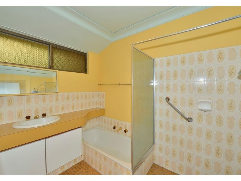 86 Leighton Road, Halls Head WA 6210