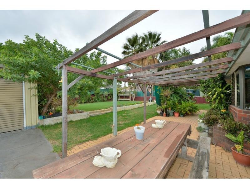 86 Leighton Road, Halls Head WA 6210