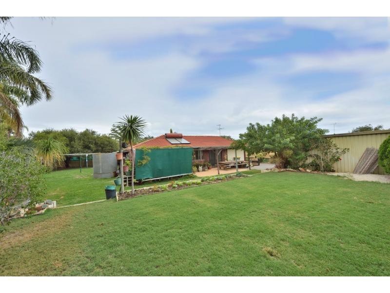 86 Leighton Road, Halls Head WA 6210