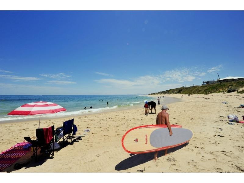 86 Leighton Road, Halls Head WA 6210