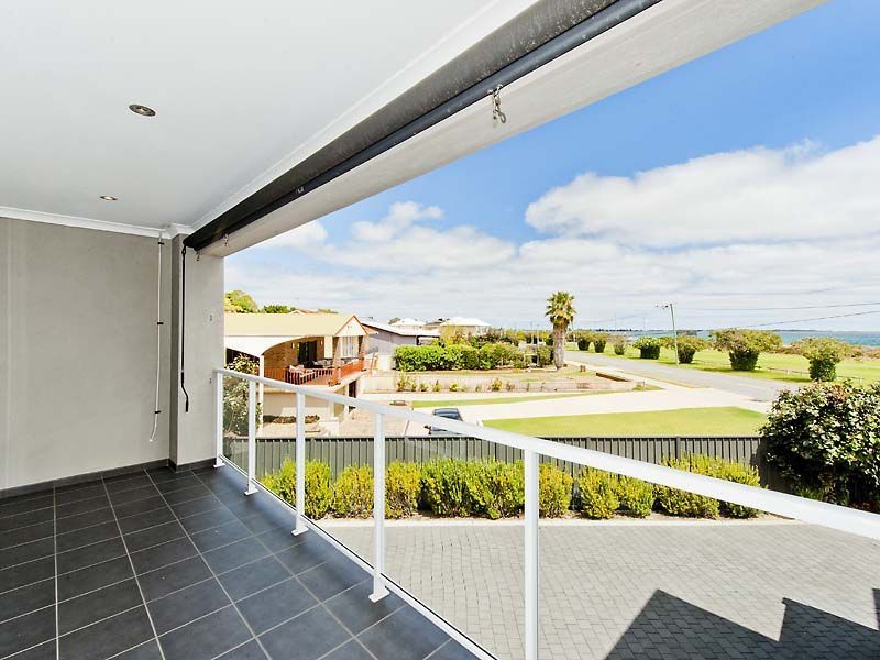 2/189 Rockingham Beach Road, Rockingham WA 6168
