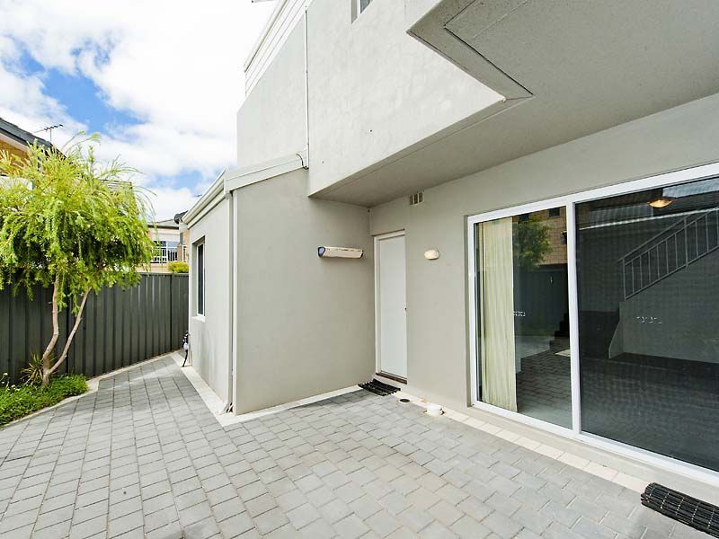2/189 Rockingham Beach Road, Rockingham WA 6168