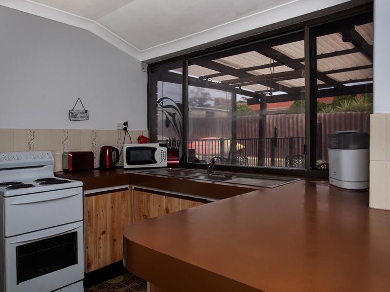 29 Parmelia Way, Craigie WA 6025