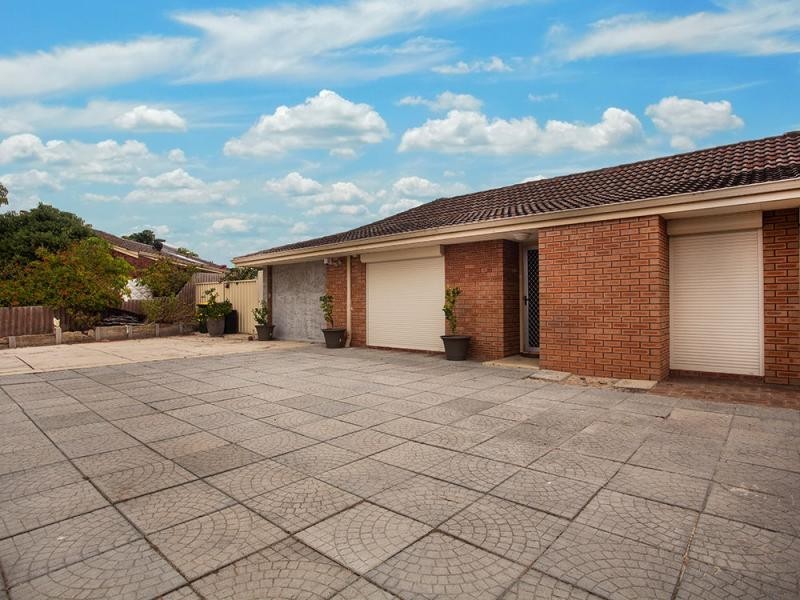 29 Parmelia Way, Craigie WA 6025