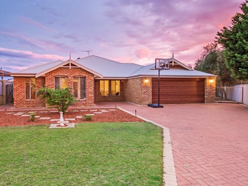8 Mitford Grove, Port Kennedy WA 6172
