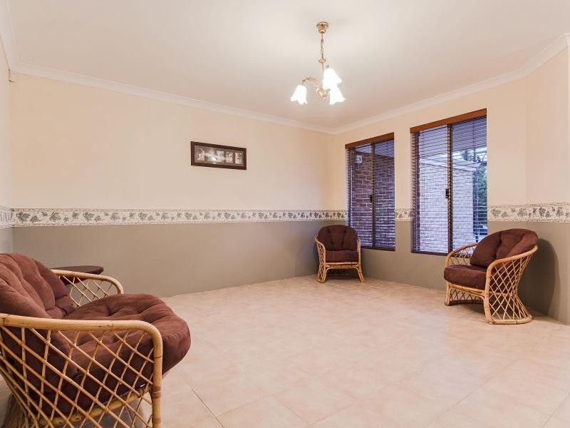 8 Mitford Grove, Port Kennedy WA 6172