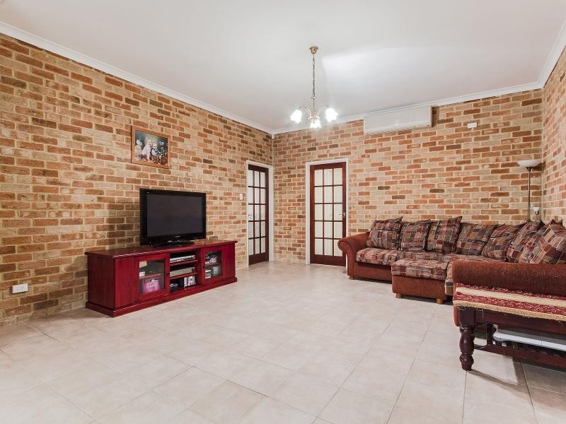 8 Mitford Grove, Port Kennedy WA 6172