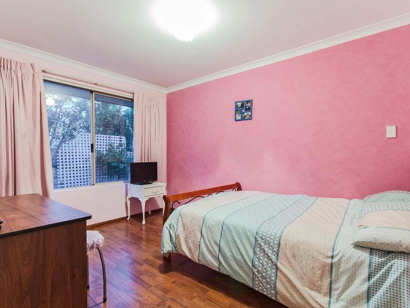 8 Mitford Grove, Port Kennedy WA 6172