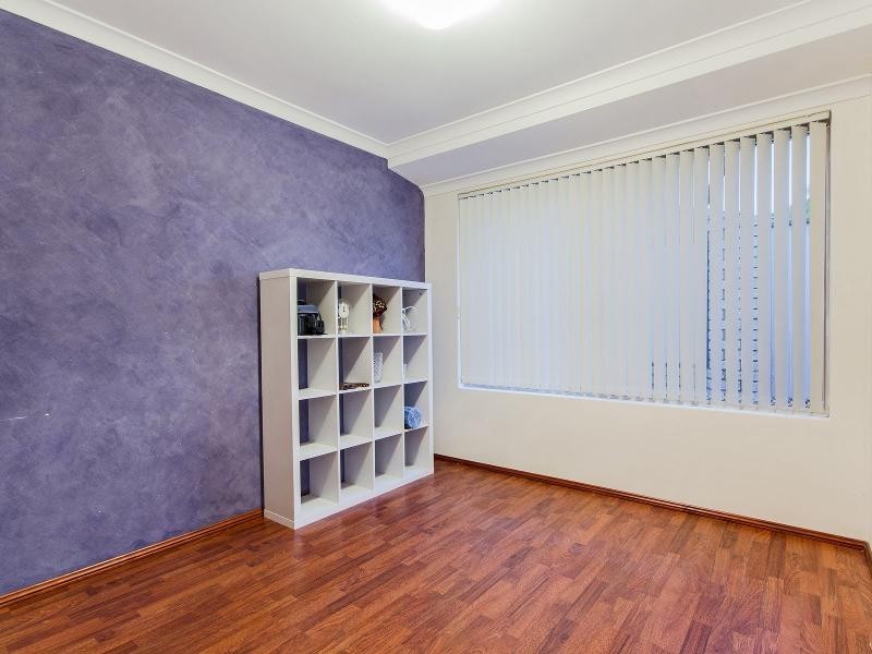 8 Mitford Grove, Port Kennedy WA 6172