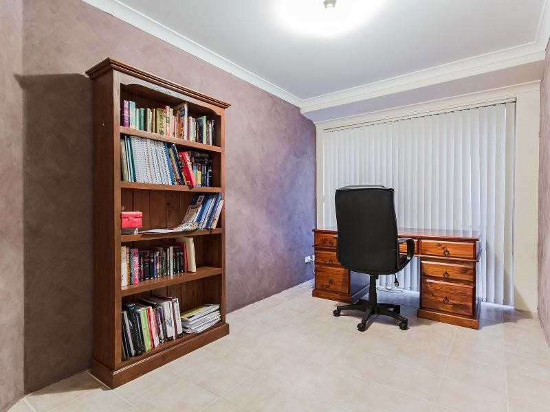 8 Mitford Grove, Port Kennedy WA 6172