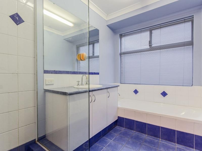 8 Mitford Grove, Port Kennedy WA 6172