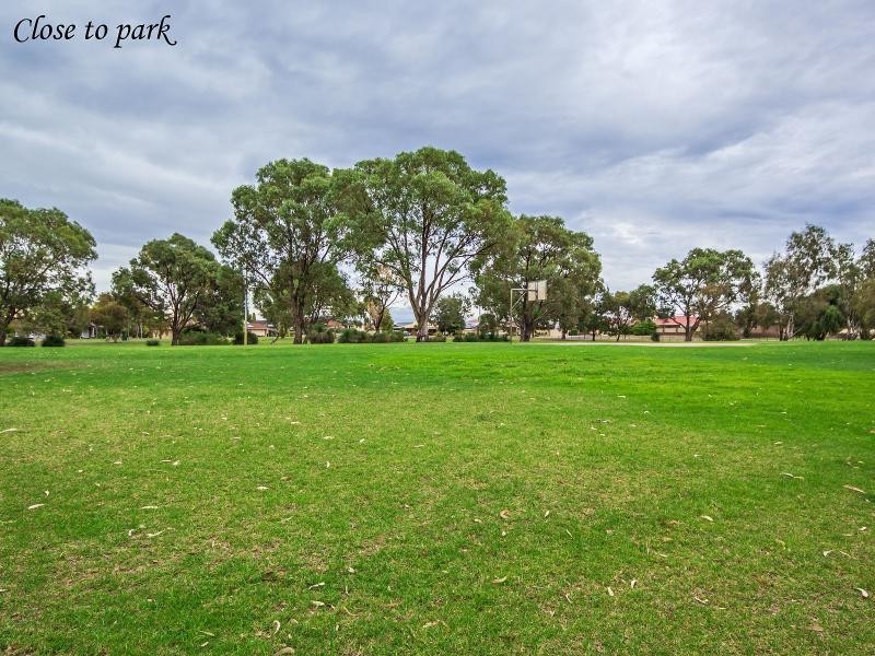 8 Mitford Grove, Port Kennedy WA 6172